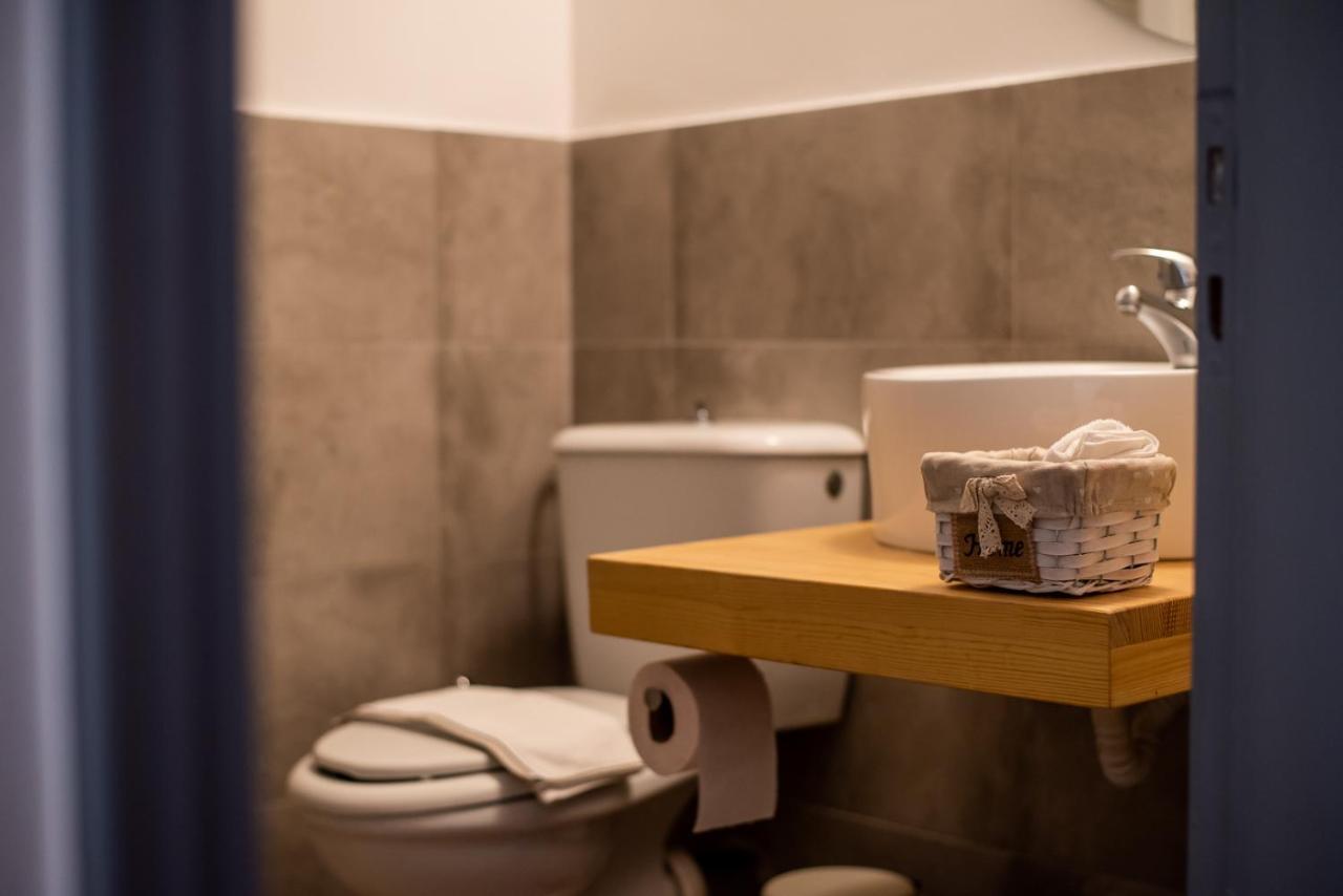 Lord Byron Apartment Preveza Esterno foto